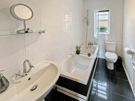 2 bedroom Terraced House for sale in Railway View, Lisburn, BT27
