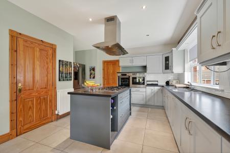 4 bedroom Detached house for sale in Rivergate Lane, Lisburn, BT27