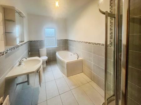 4 bedroom Detached house for sale in Rivergate Lane, Lisburn, BT27