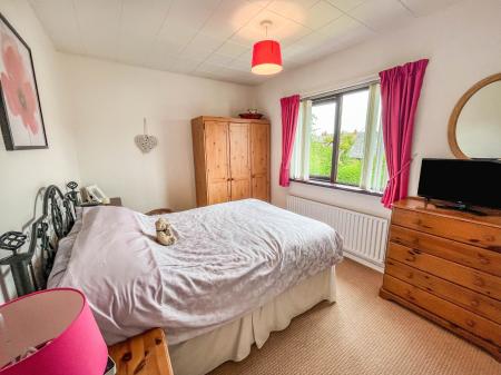 2 bedroom Terraced House for sale in Spruce Street, Lisburn, BT27