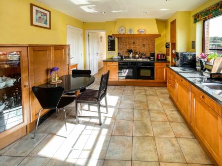 4 bedroom Detached house for sale in The Granary, Waringstown, BT66