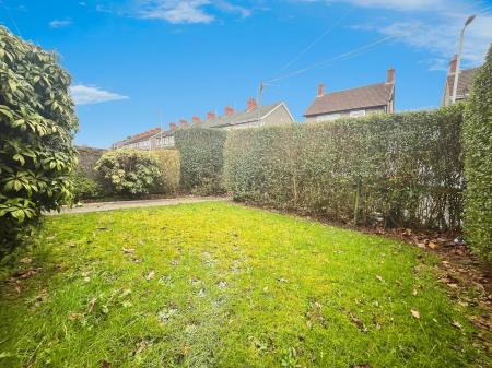 3 bedroom Terraced House for sale in Warrenmount, Lisburn, BT28