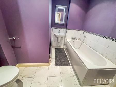 2 bedroom Flat to let in Mornington Gardens, Lisburn, BT28