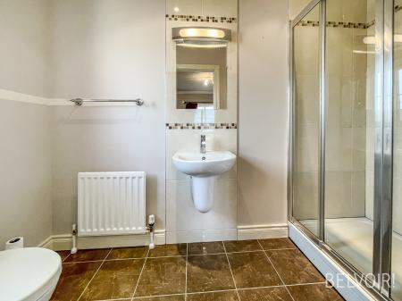 2 bedroom Flat to let in Mornington Gardens, Lisburn, BT28