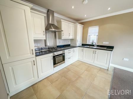 2 bedroom Flat to let in Mornington Gardens, Lisburn, BT28