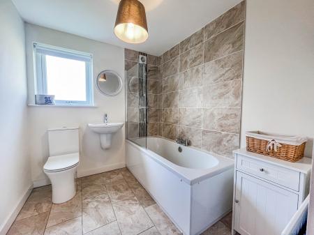 2 bedroom Apartment for sale in Hillsborough Road Mews, Lisburn, BT28