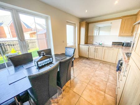 3 bedroom Semi-detached house to let in Ayrshire Lane, Lisburn, BT28