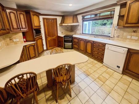 4 bedroom Bungalow to let in Lough Road, Lisburn, BT28