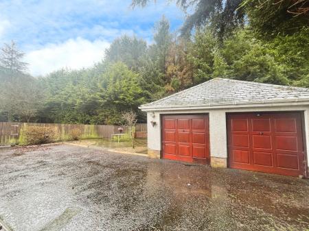 4 bedroom Bungalow to let in Lough Road, Lisburn, BT28