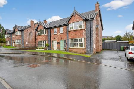 Bridle Lane, Maze, BT27