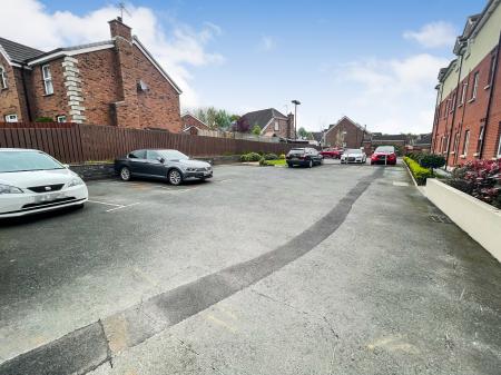 2 bedroom Apartment for sale in Limetree Manor, Lisburn, BT28