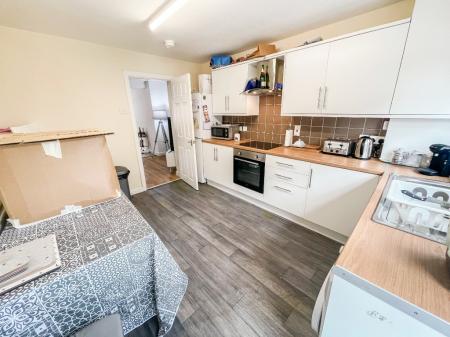 2 bedroom Terraced House to let in Low Road, Lisburn, BT27