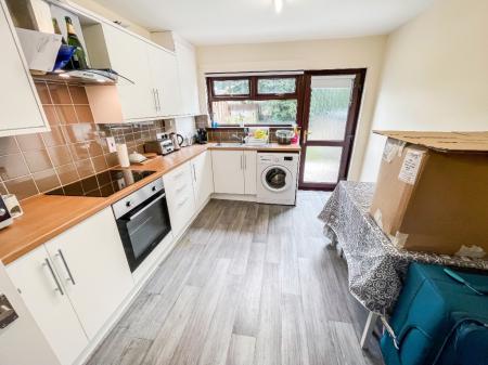 2 bedroom Terraced House to let in Low Road, Lisburn, BT27