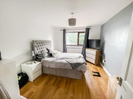 2 bedroom Terraced House to let in Low Road, Lisburn, BT27