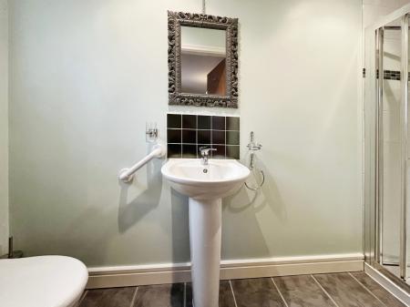 2 bedroom Flat to let in Keightley Court, Lisburn, BT28