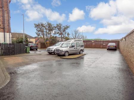 2 bedroom Flat to let in Keightley Court, Lisburn, BT28