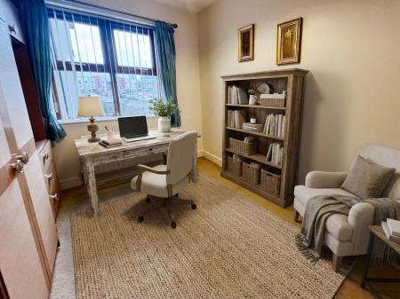 2 bedroom Flat to let in Keightley Court, Lisburn, BT28