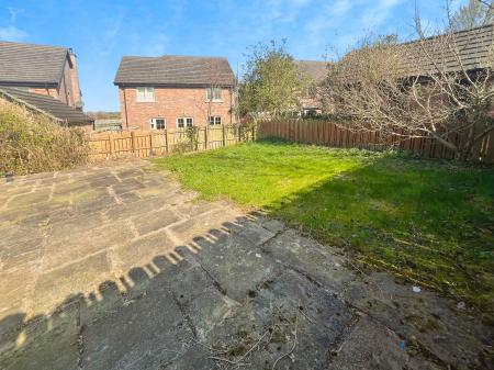 5 bedroom Detached house to let in Kings Chase, Maze, BT27