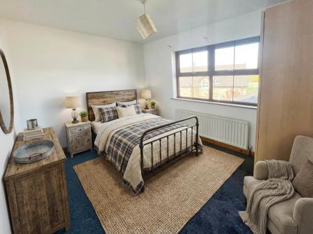 5 bedroom Detached house to let in Kings Chase, Maze, BT27