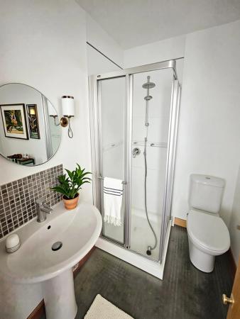 5 bedroom Detached house to let in Kings Chase, Maze, BT27