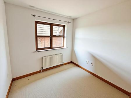 5 bedroom Detached house to let in Kings Chase, Maze, BT27