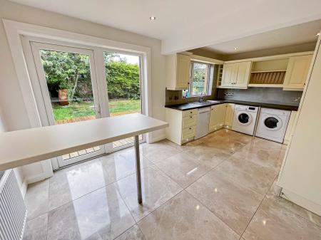 3 bedroom Semi-detached house for sale in Ashbourne Park, Lambeg, BT27