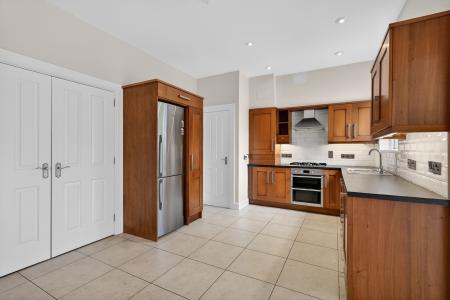 4 bedroom Town house for sale in Kilwarlin Avenue, Hillsborough, BT26