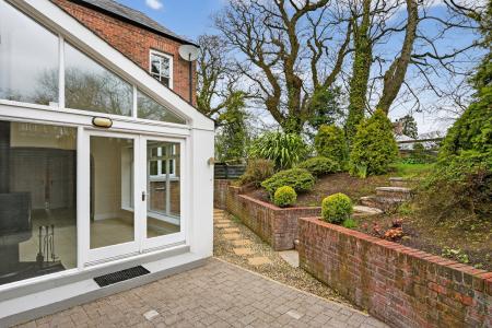 4 bedroom Town house for sale in Kilwarlin Avenue, Hillsborough, BT26