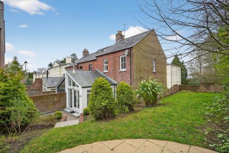 4 bedroom Town house for sale in Kilwarlin Avenue, Hillsborough, BT26