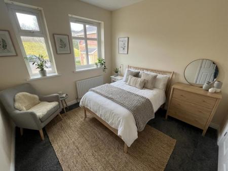 3 bedroom Terraced House to let in Glenburn Manor, Dunmurry, BT17