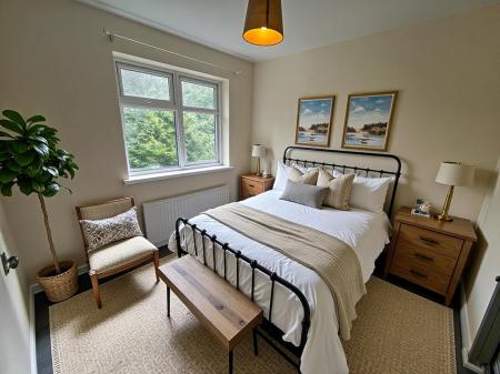 3 bedroom Terraced House to let in Glenburn Manor, Dunmurry, BT17