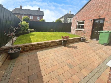 3 bedroom Semi-detached house to let in Meadow Lane, Lisburn, BT28