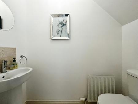 3 bedroom Semi-detached house to let in Meadow Lane, Lisburn, BT28