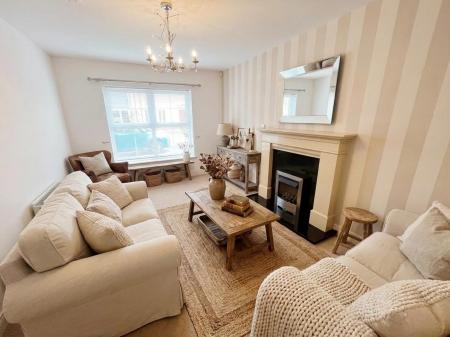 3 bedroom Semi-detached house to let in Meadow Lane, Lisburn, BT28