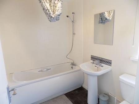 1 bedroom Town house to let in Warren Grove, Lisburn, BT28