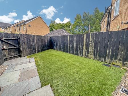 5 bedroom Town house to let in Ayrshire Lane, Lisburn, BT28
