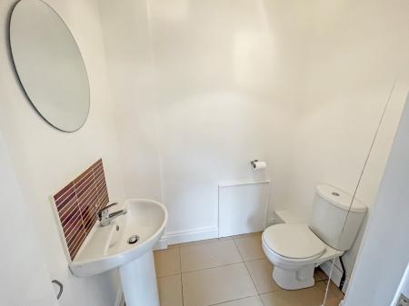 5 bedroom Town house to let in Ayrshire Lane, Lisburn, BT28