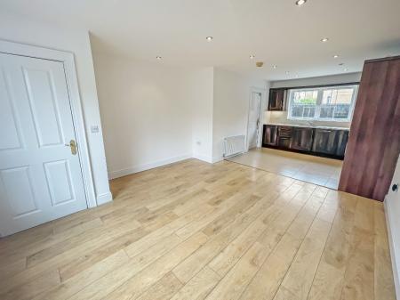 5 bedroom Town house to let in Ayrshire Lane, Lisburn, BT28