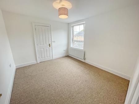 5 bedroom Town house to let in Ayrshire Lane, Lisburn, BT28