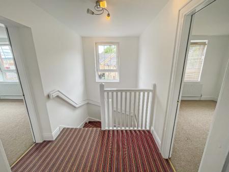 5 bedroom Town house to let in Ayrshire Lane, Lisburn, BT28
