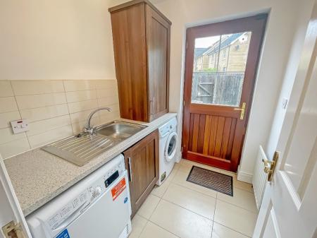 5 bedroom Town house to let in Ayrshire Lane, Lisburn, BT28