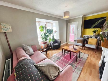 3 bedroom Terraced House to let in Larch Grove, Dunmurry, BT17