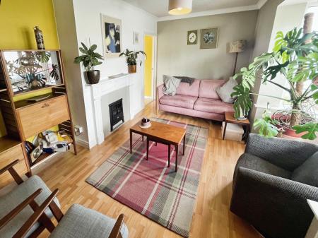 3 bedroom Terraced House to let in Larch Grove, Dunmurry, BT17