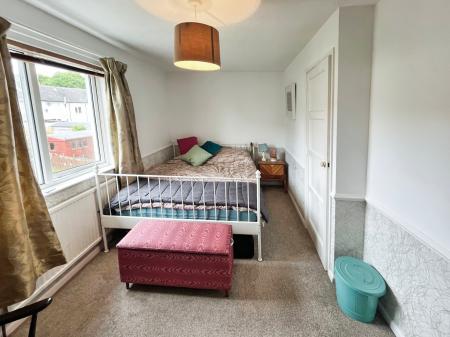 3 bedroom Terraced House to let in Larch Grove, Dunmurry, BT17