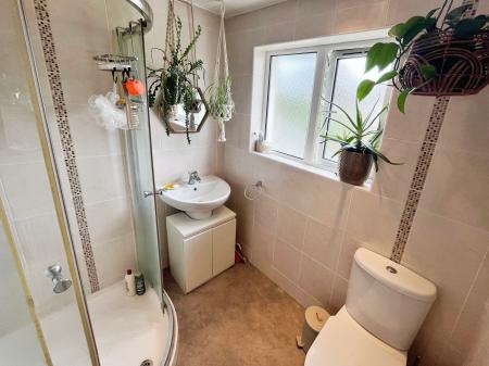 3 bedroom Terraced House to let in Larch Grove, Dunmurry, BT17