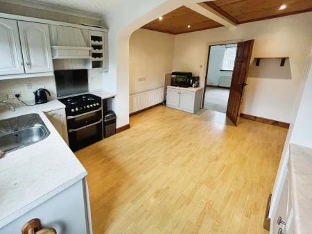 2 bedroom Terraced House to let in Moss Road, Lambeg, BT27