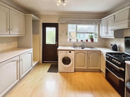 2 bedroom Terraced House to let in Moss Road, Lambeg, BT27