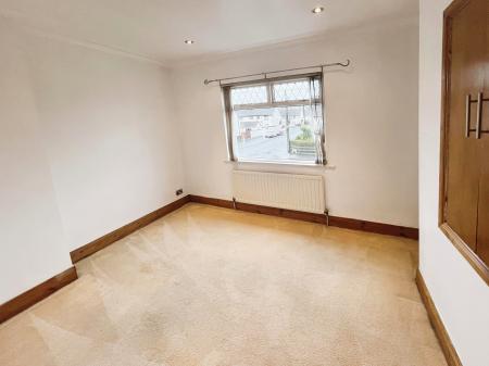 2 bedroom Terraced House to let in Moss Road, Lambeg, BT27