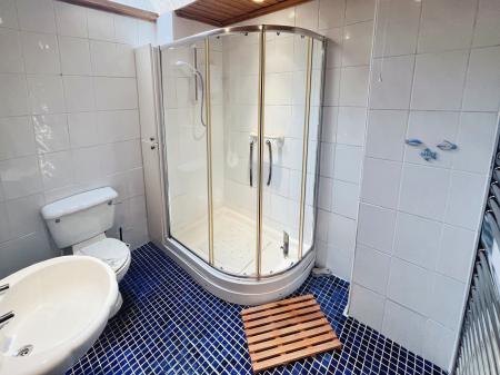 2 bedroom Terraced House to let in Moss Road, Lambeg, BT27