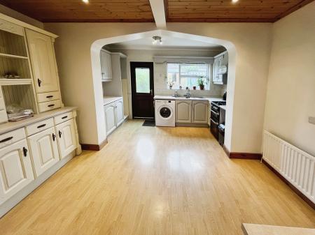 2 bedroom Terraced House to let in Moss Road, Lambeg, BT27